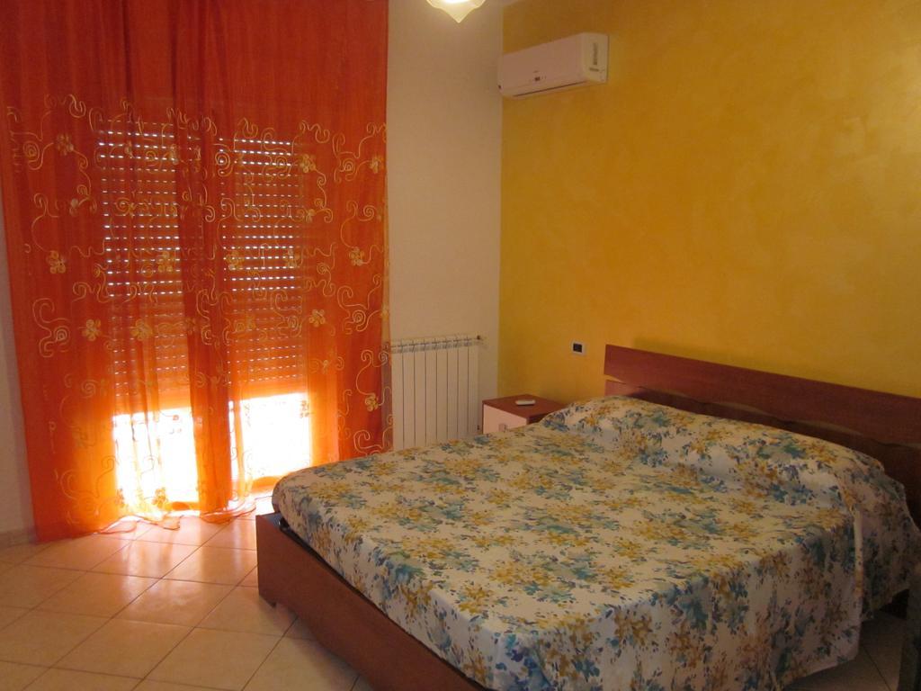 Appartamento Vallone Petrara Reggio di Calabria Værelse billede